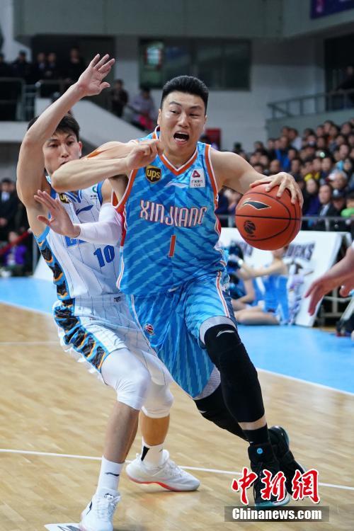 加时末段突围战来临;新疆广汇围绕意甲队长鼓劲;悬念犹存;轮换策略成焦点 加时末段突围战来临;新疆广汇围绕意甲队长鼓劲;悬念犹存;轮换策略成焦点